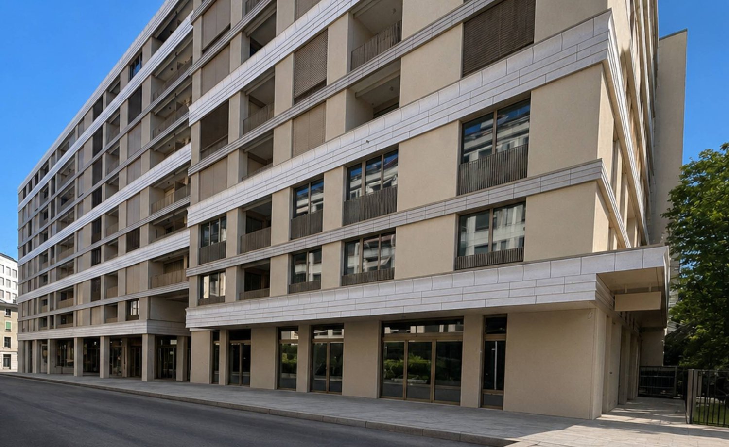 232m² arcade