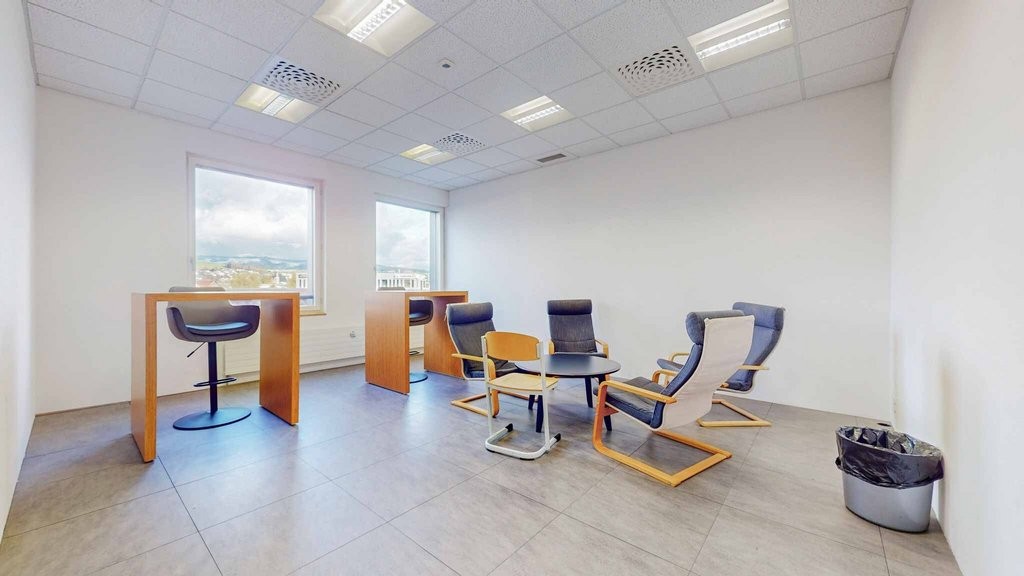 462m² office