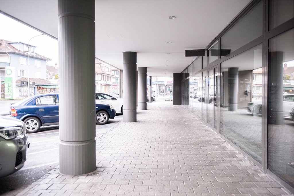 179m² shop