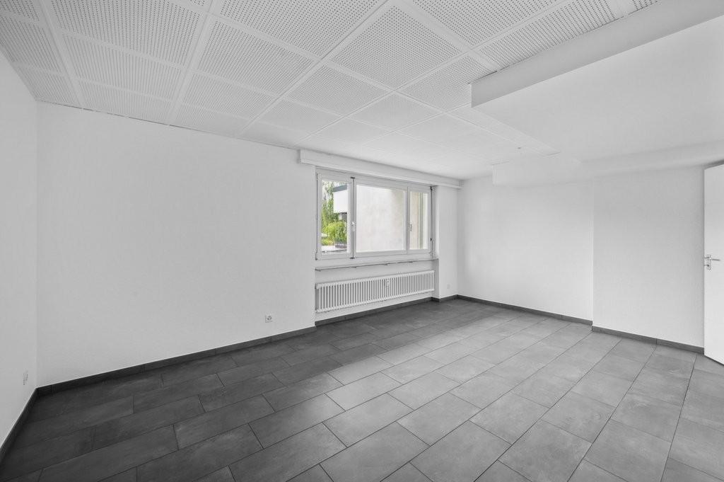 80m² office