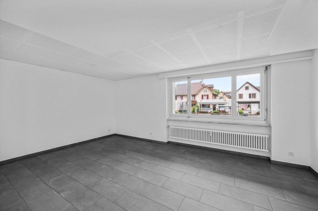 80m² office