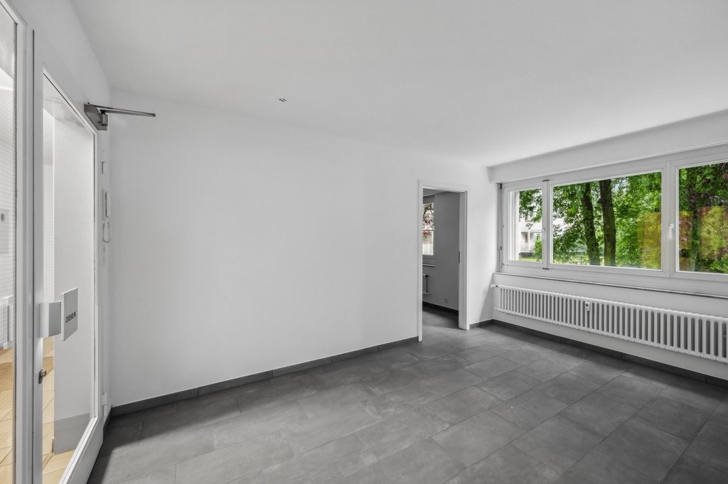 80m² office