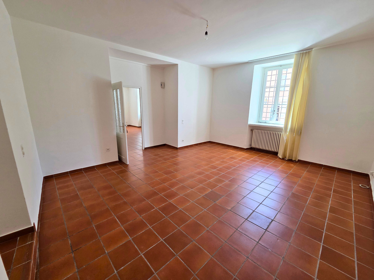 60m² commercial