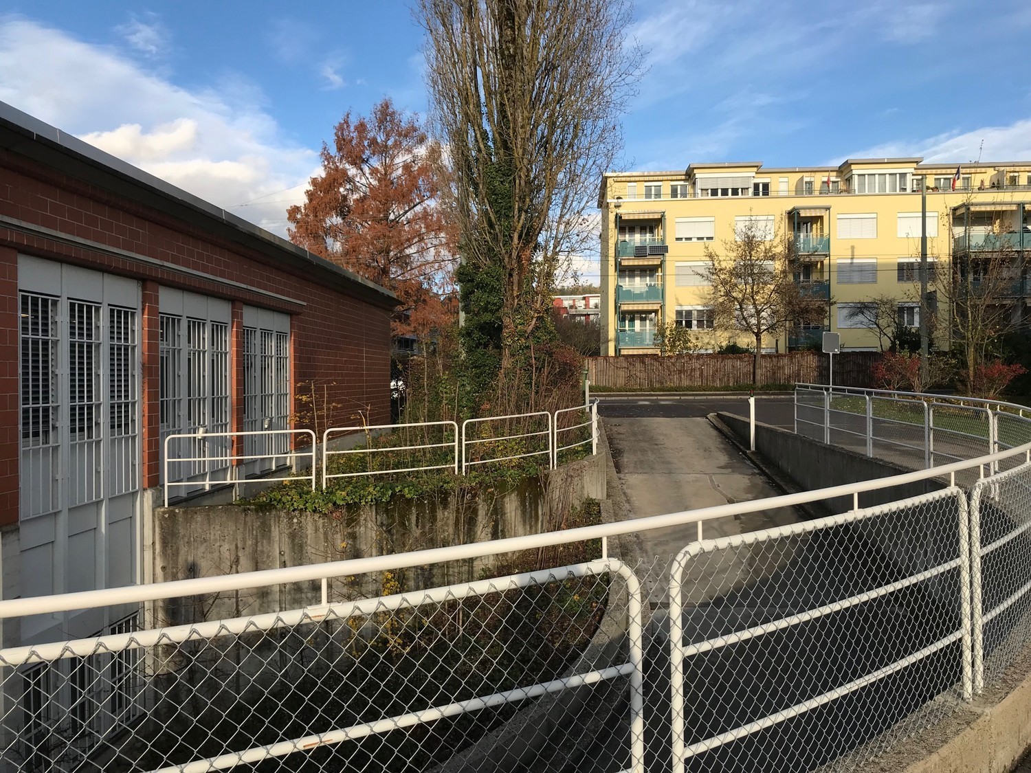 84m² commercial