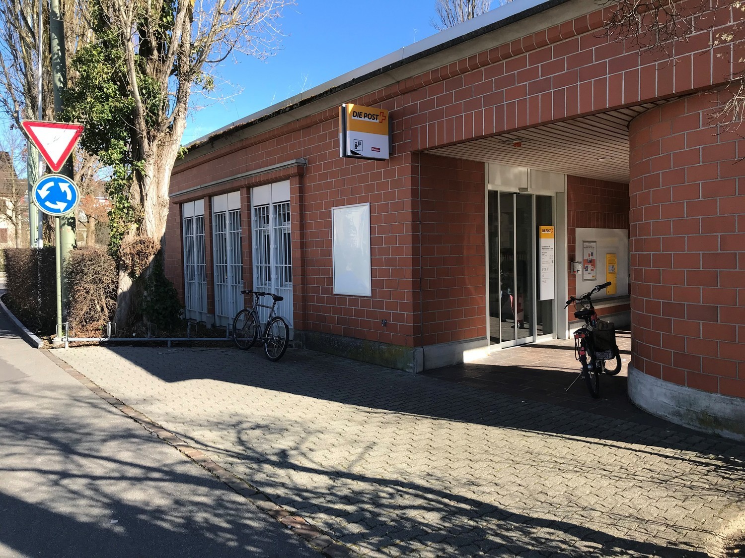 84m² commercial