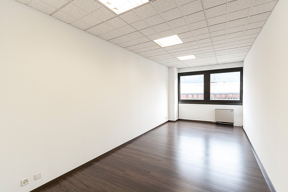 87m² office
