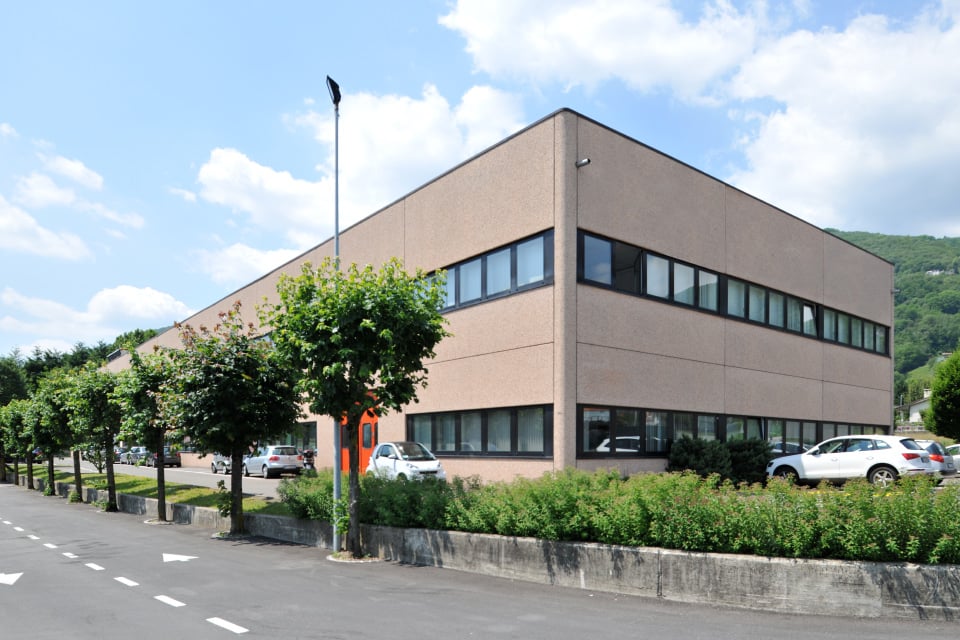 87m² office