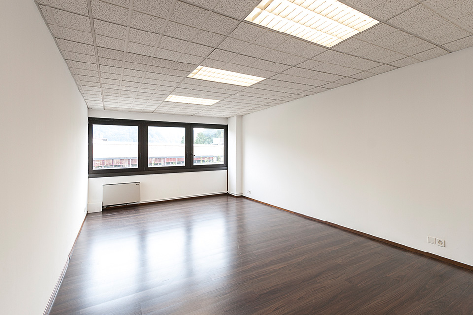 87m² office