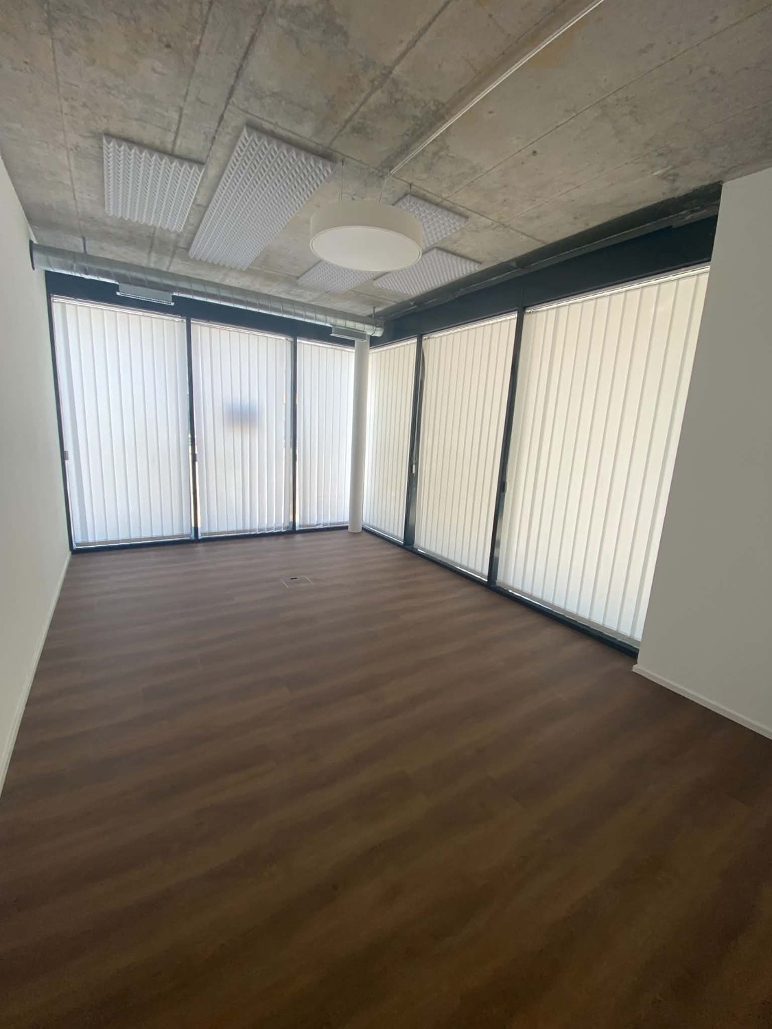 125m² office