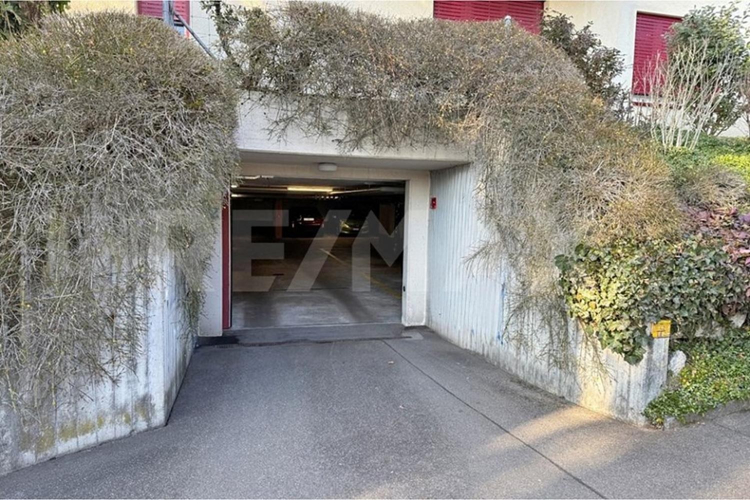 Posto auto interrato di 13m²