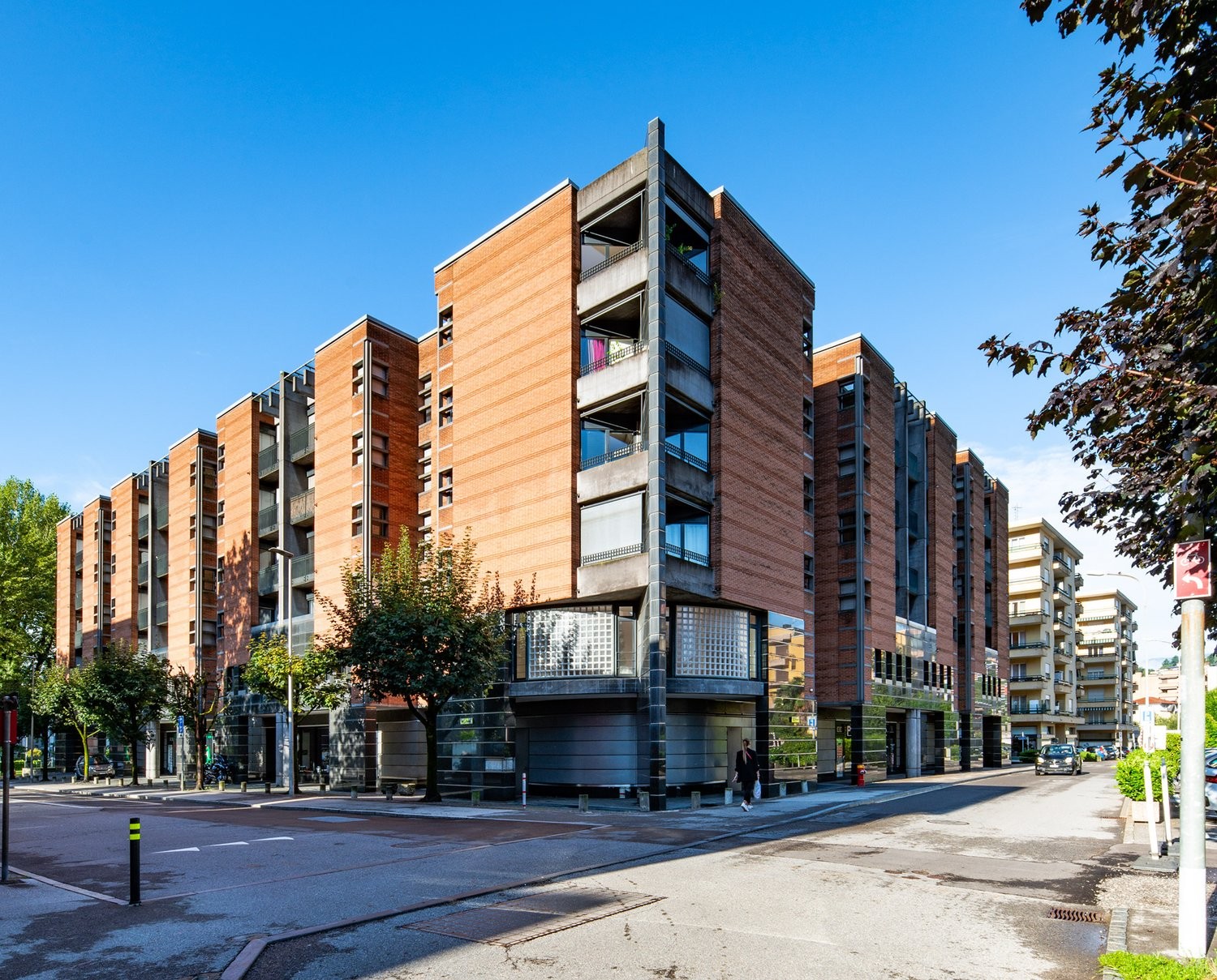 87m² office