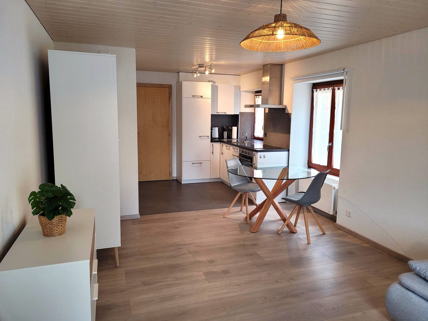10 rooms single house