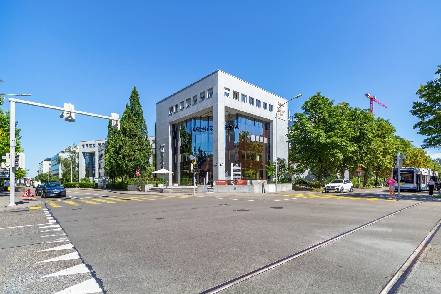 1126m² office