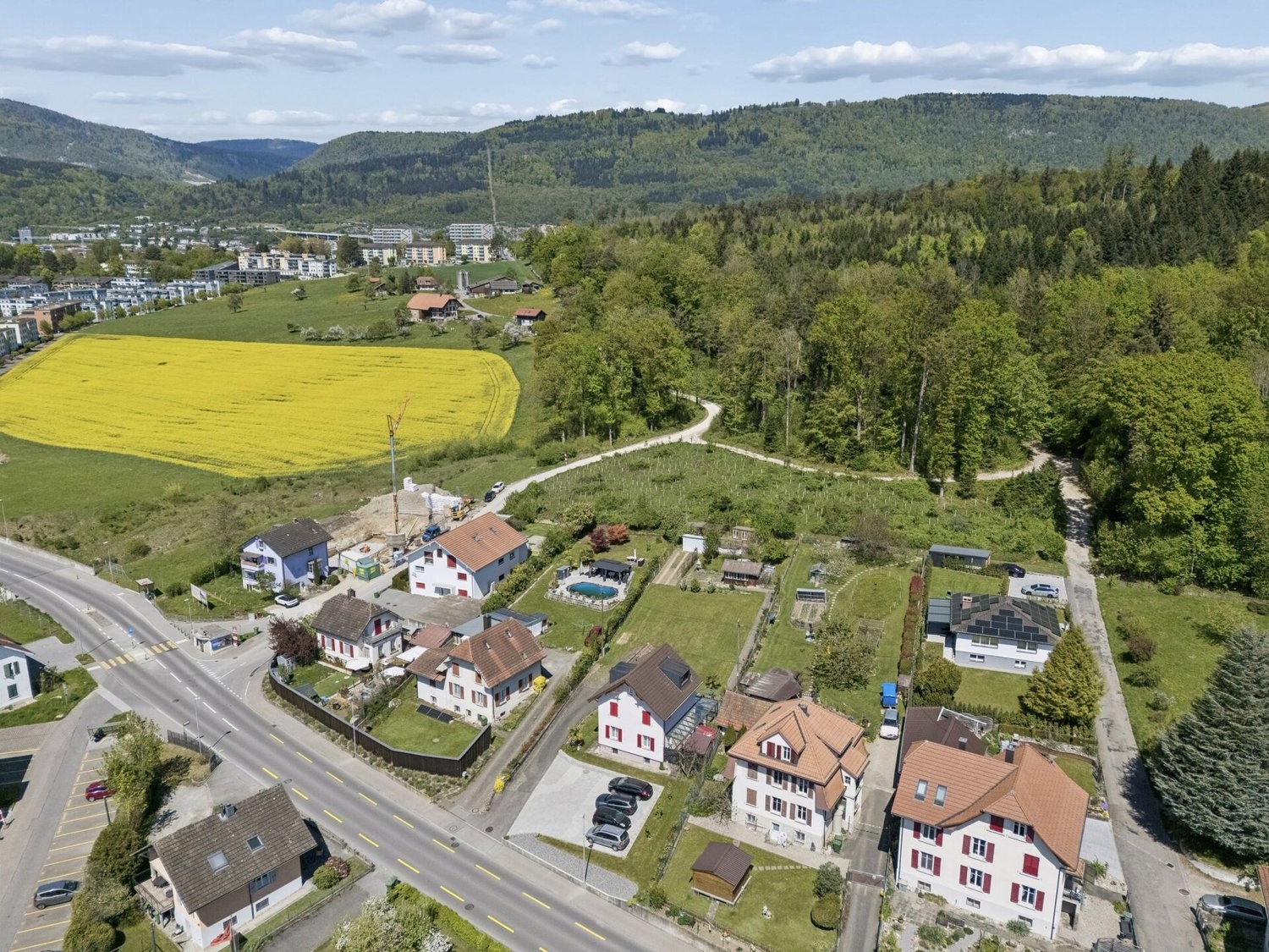 990m² building land