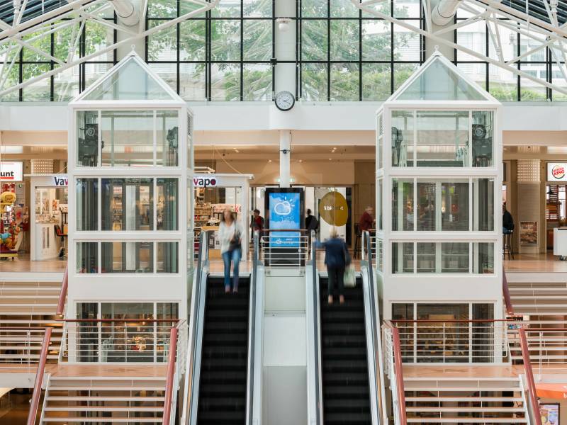 312m² arcade