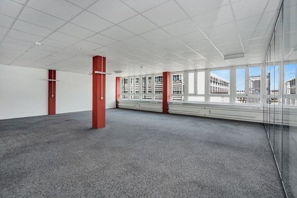 830m² office
