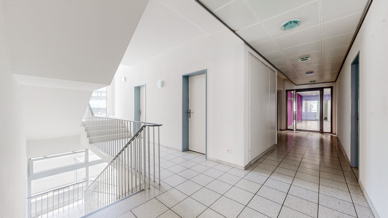 456m² office