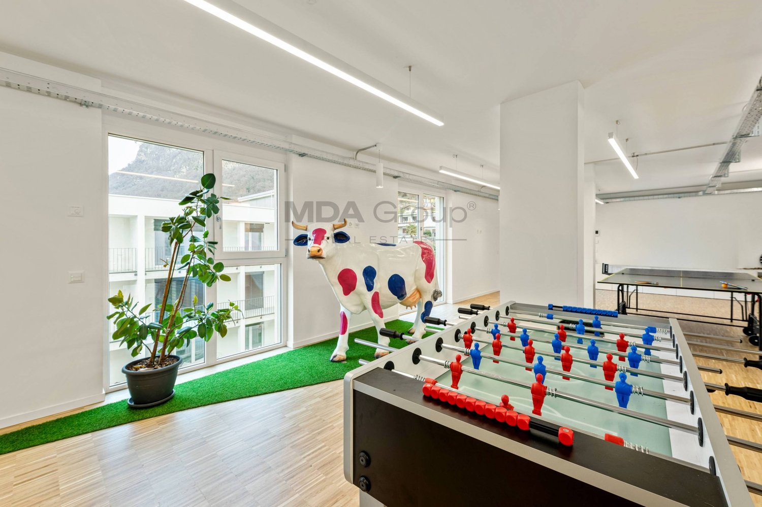 457m² office