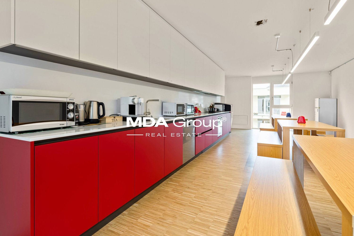 457m² office