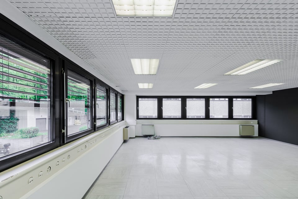 365m² office