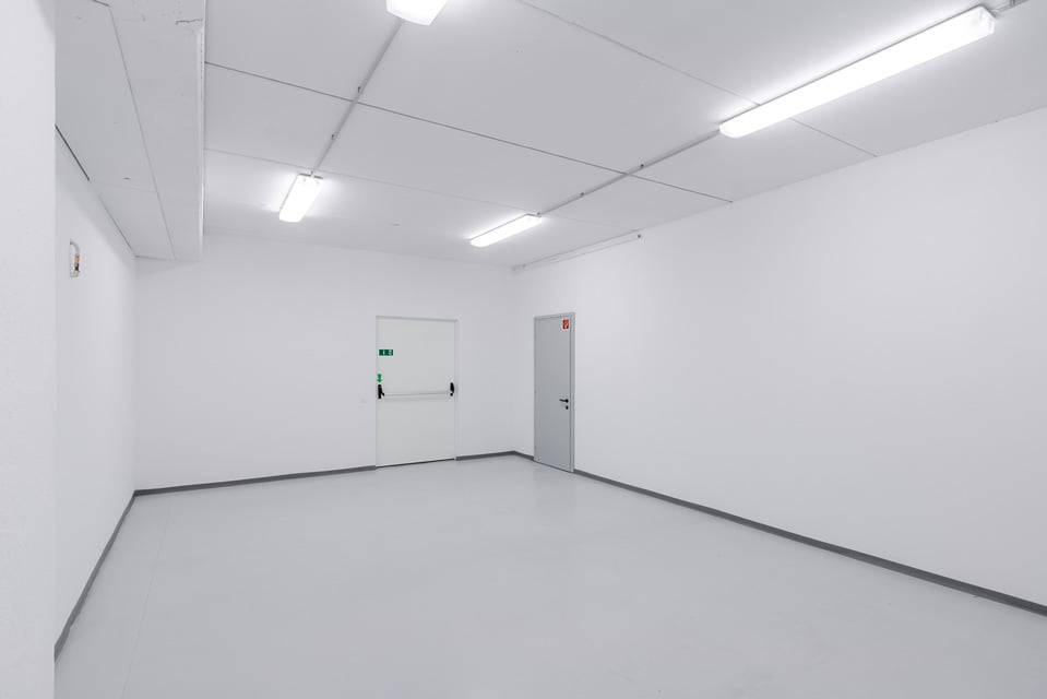 365m² office