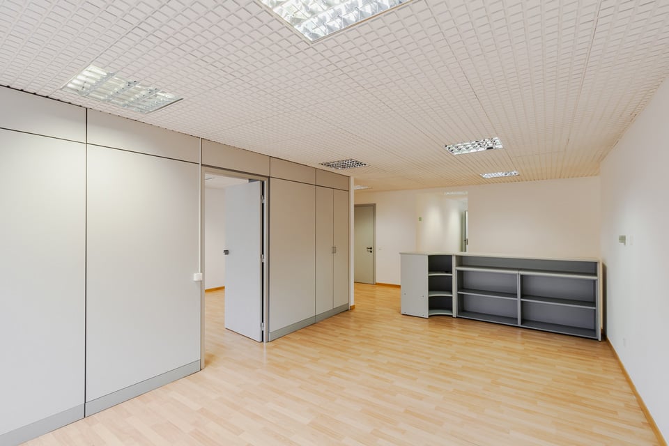 365m² office