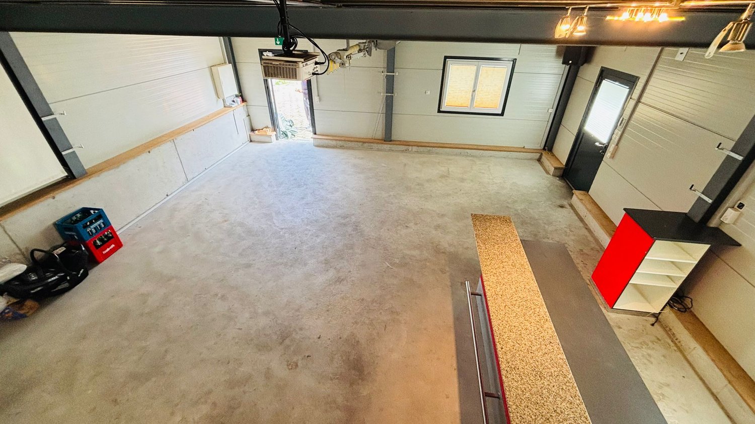146m² commercial