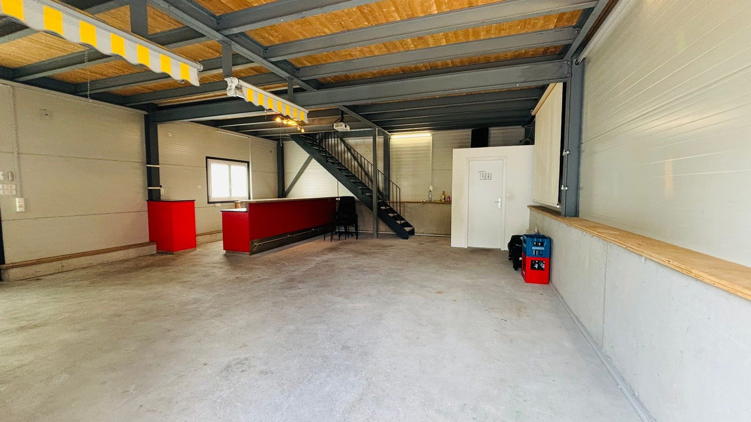 146m² commercial