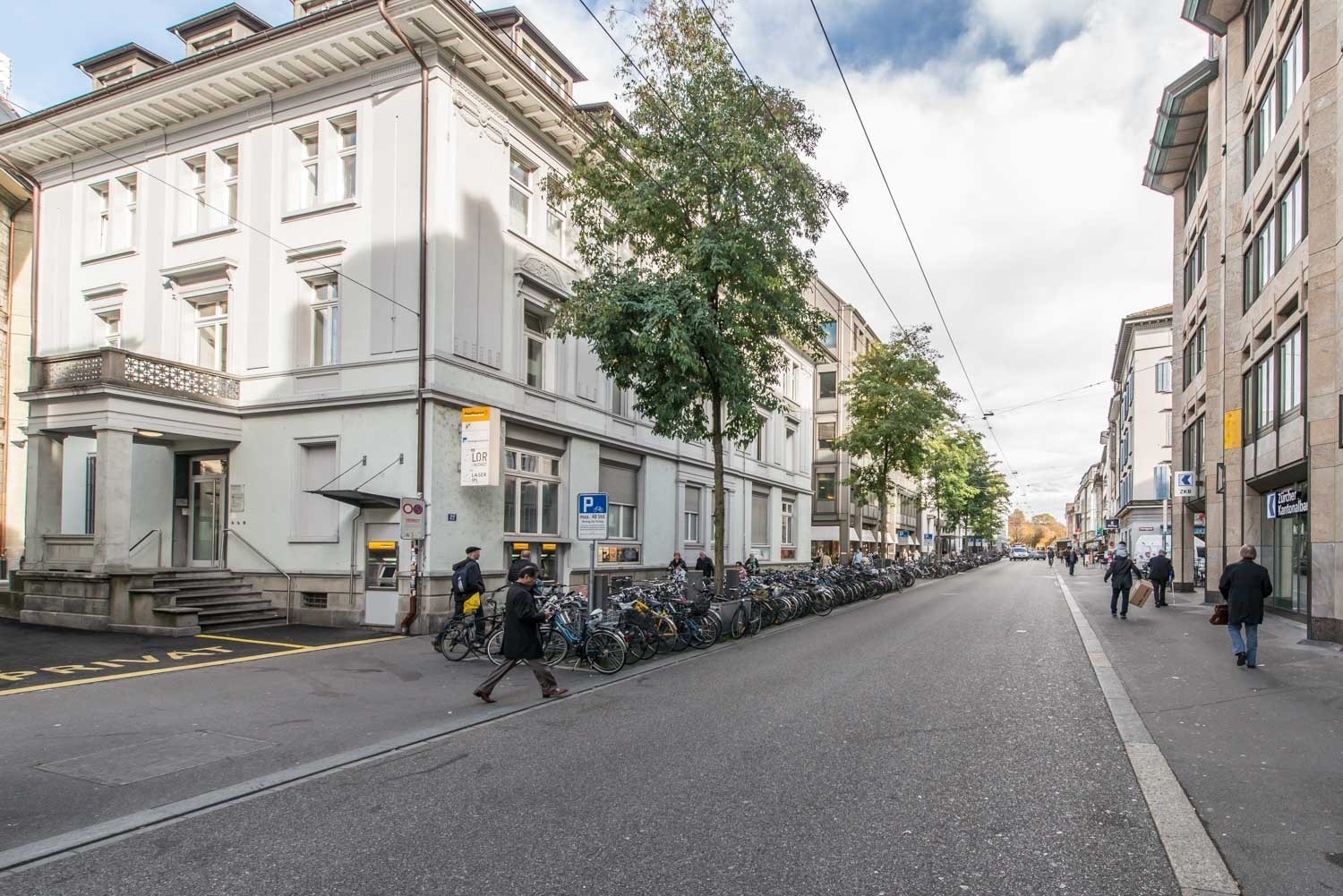 256m² office