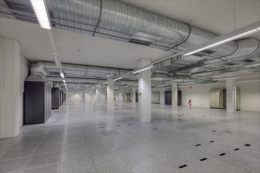 917m² magazzino