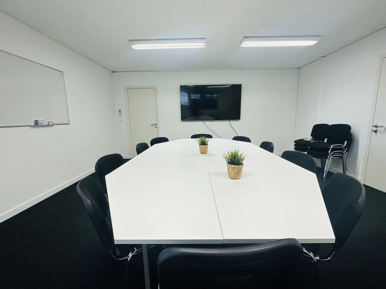 12m² office