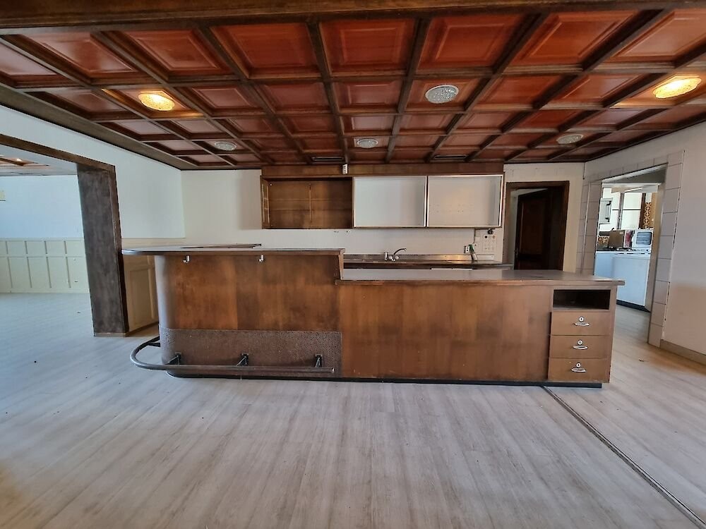 150m² commercial