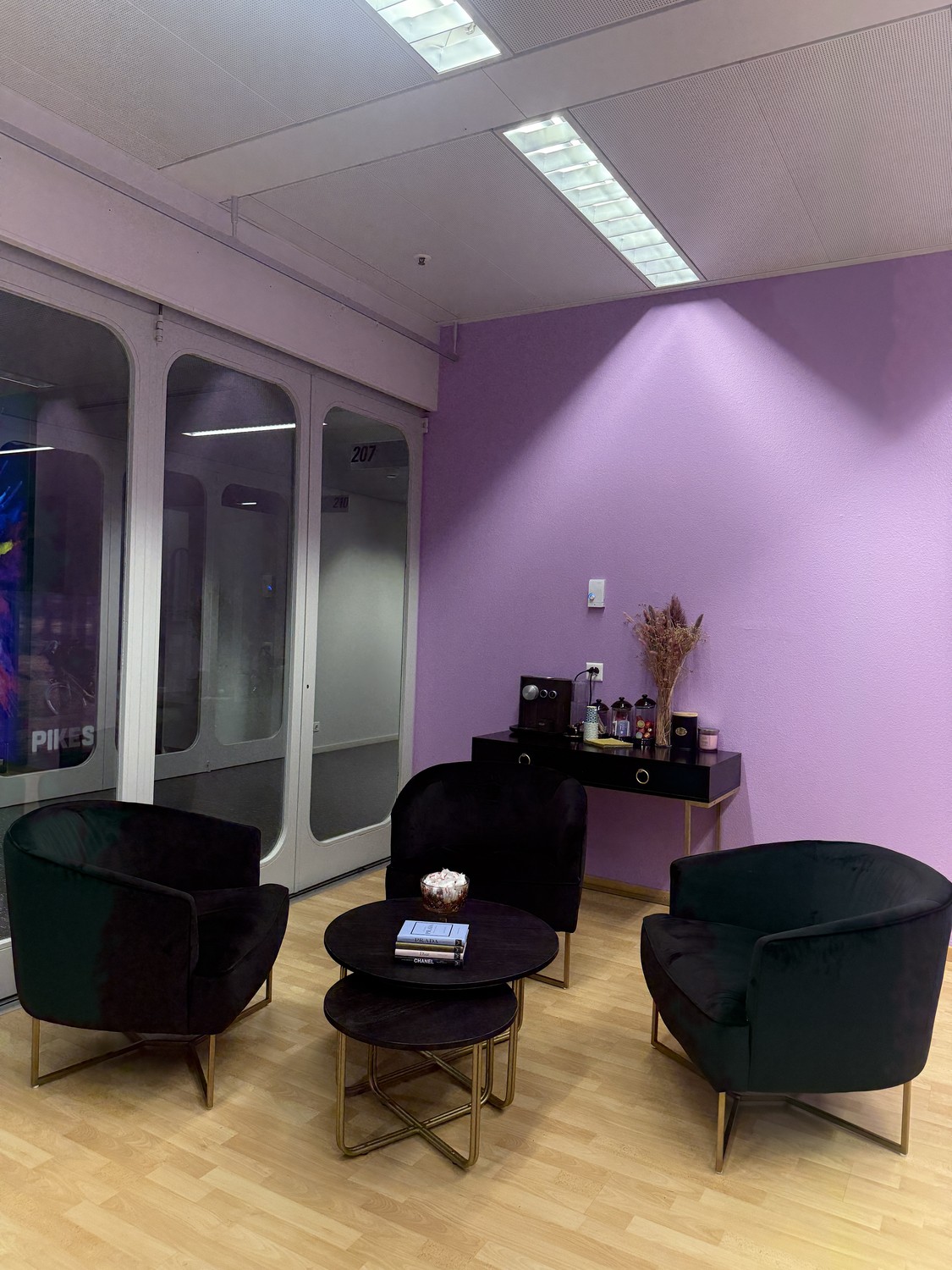 85m² commercial