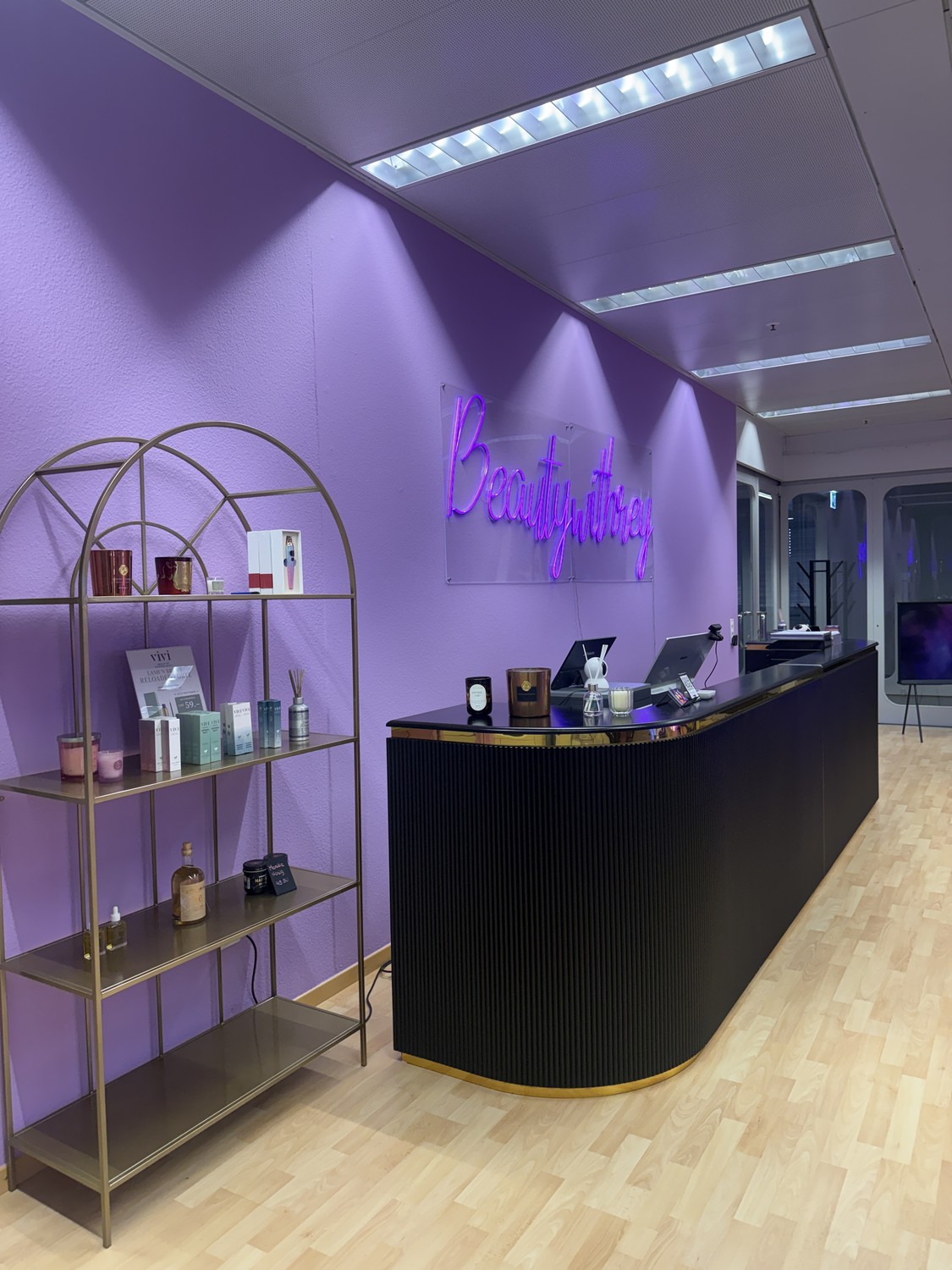 85m² commercial