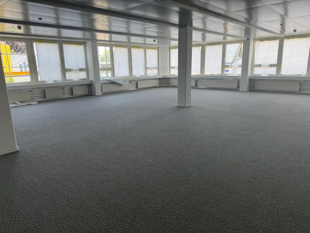 145m² office