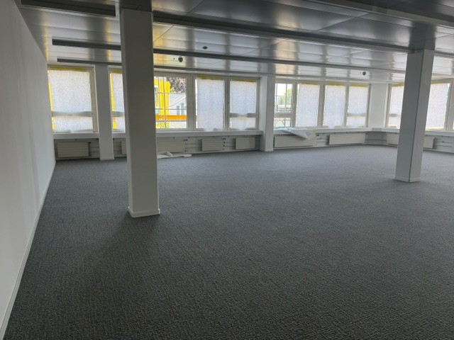 145m² office