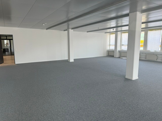 145m² office