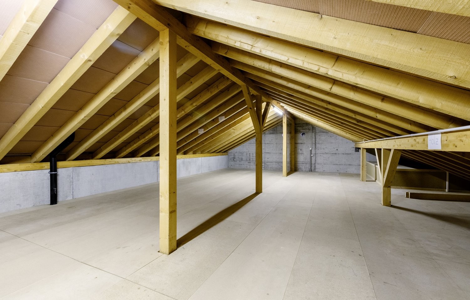 375m² office