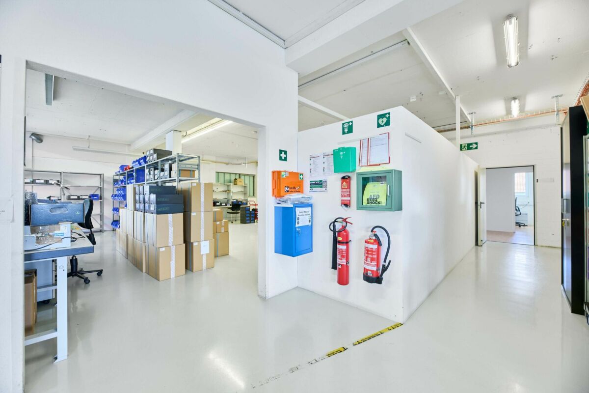 1550m² workshop