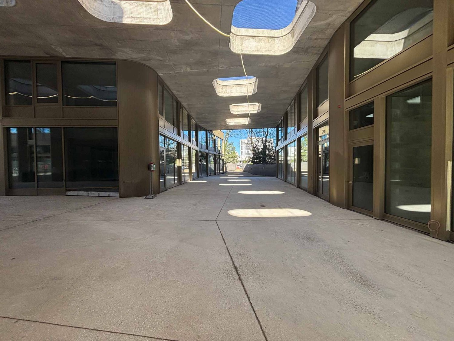 86m² arcade
