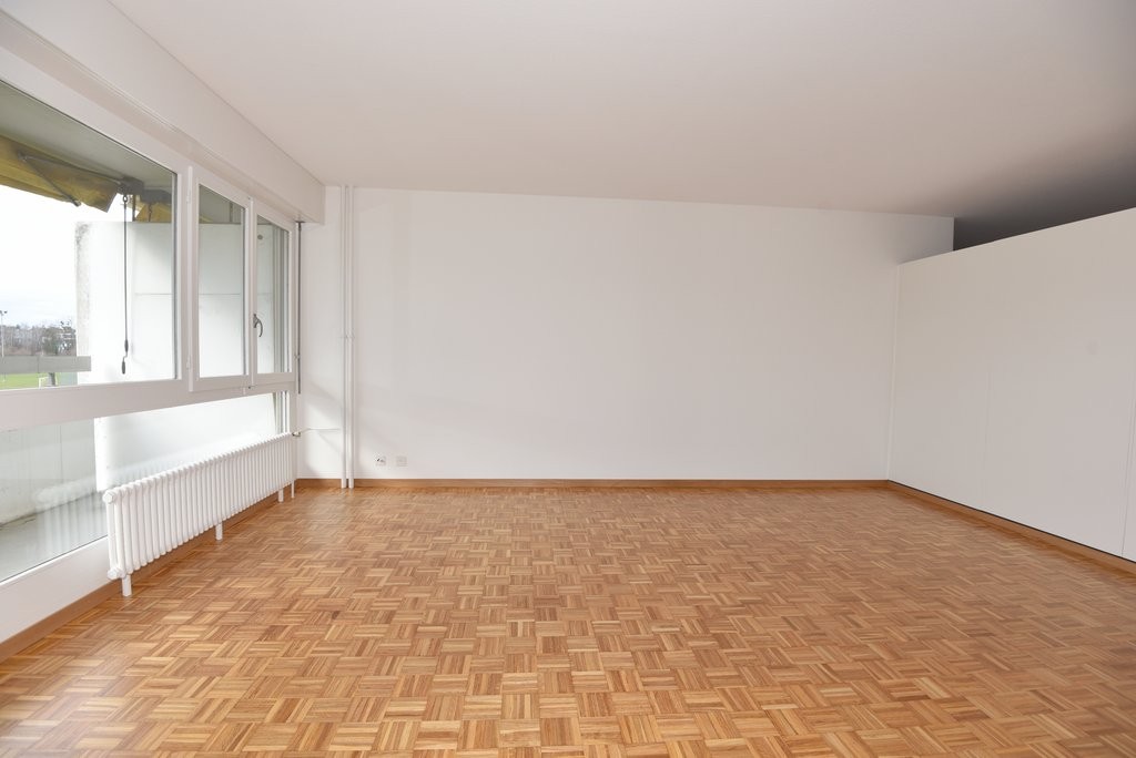 5 rooms apartment