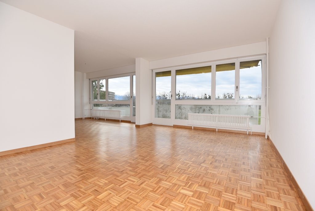 5 rooms apartment
