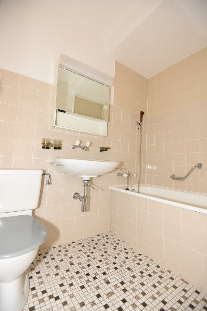 5 rooms apartment
