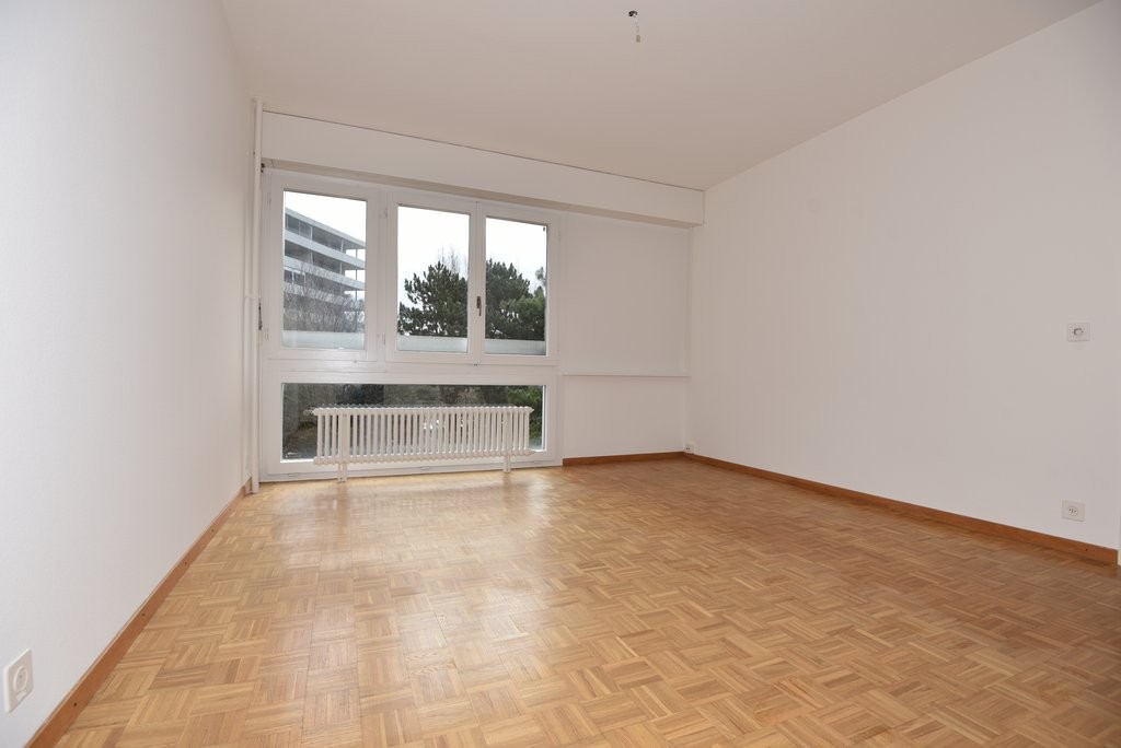 5 rooms apartment