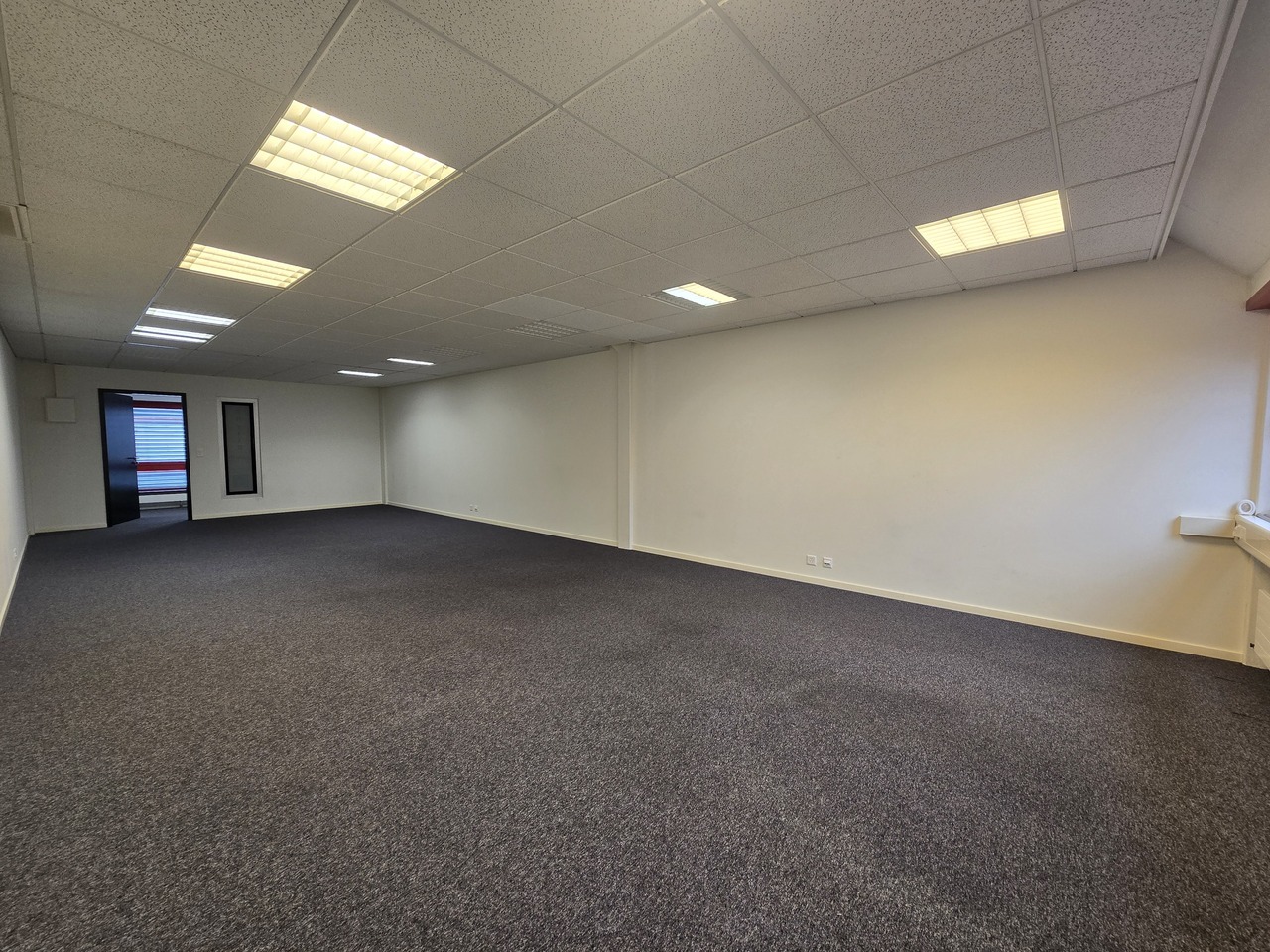 57m² office