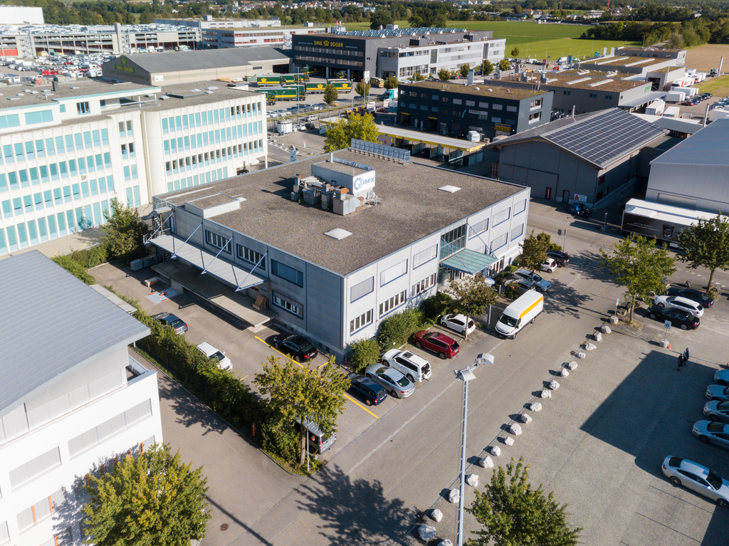 250m² office