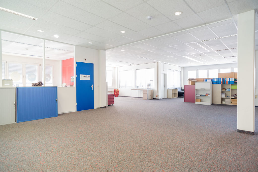 250m² office