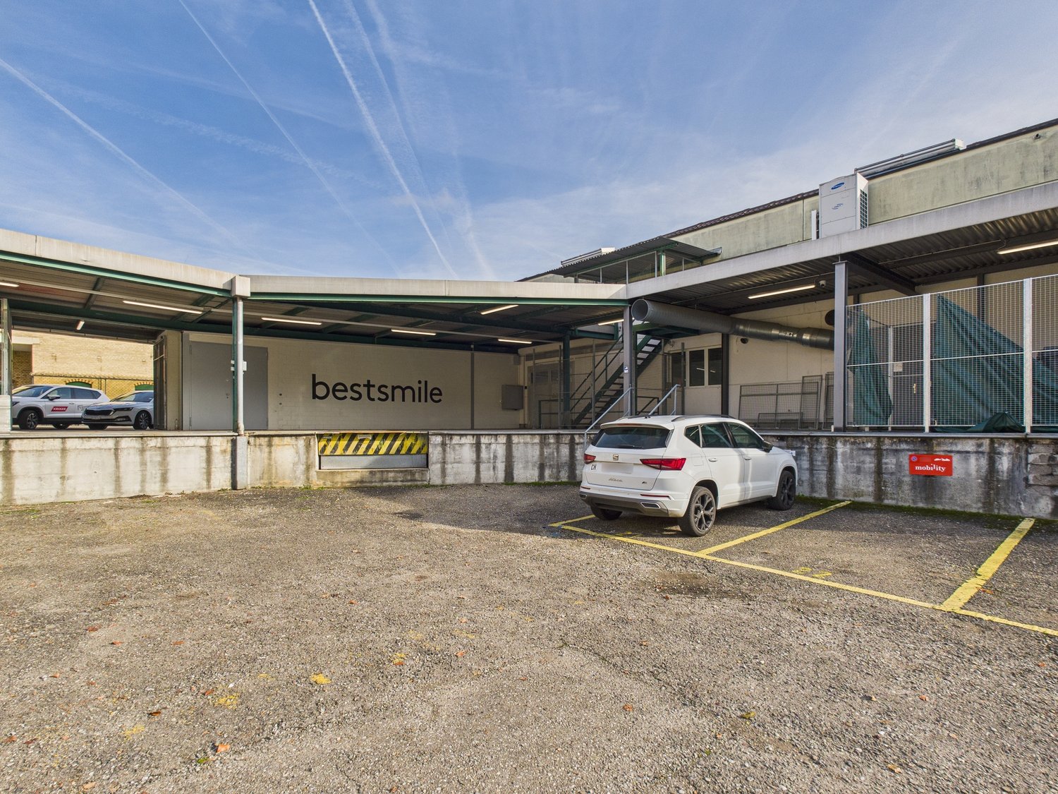 1043m² commercial