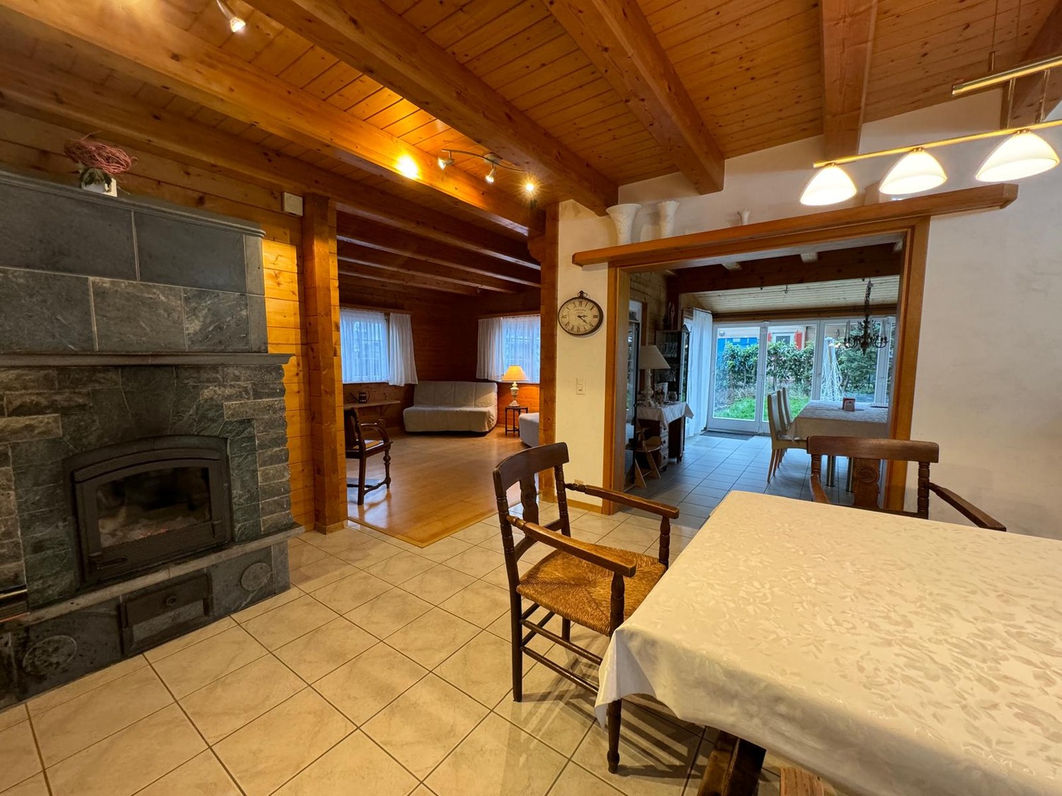 Attraktive Chalet Wohnung direkt am See
