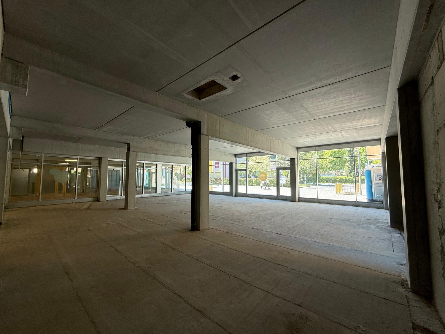 212-212m² living / commercial building
